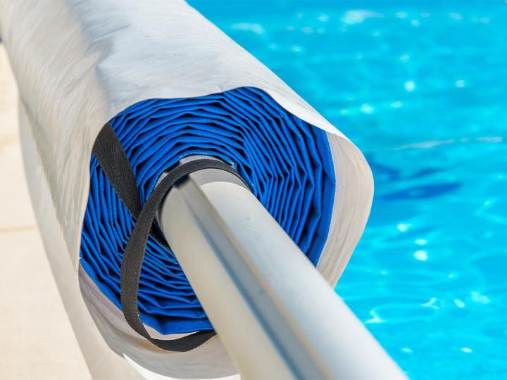 Nous posons des toiles de qualité qui rehausseront l’esthétique et le confort de votre piscine à Laval