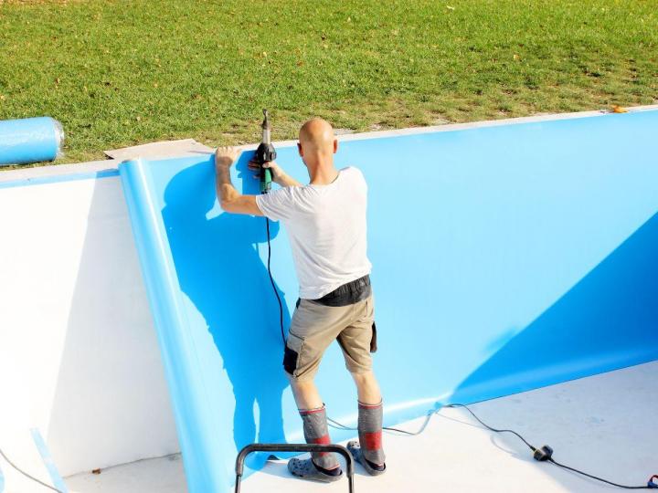 À votre service à Laval et dans ses alentours, nos piscinistes ont le savoir-faire nécessaire pour réparer ou relooker votre bassin